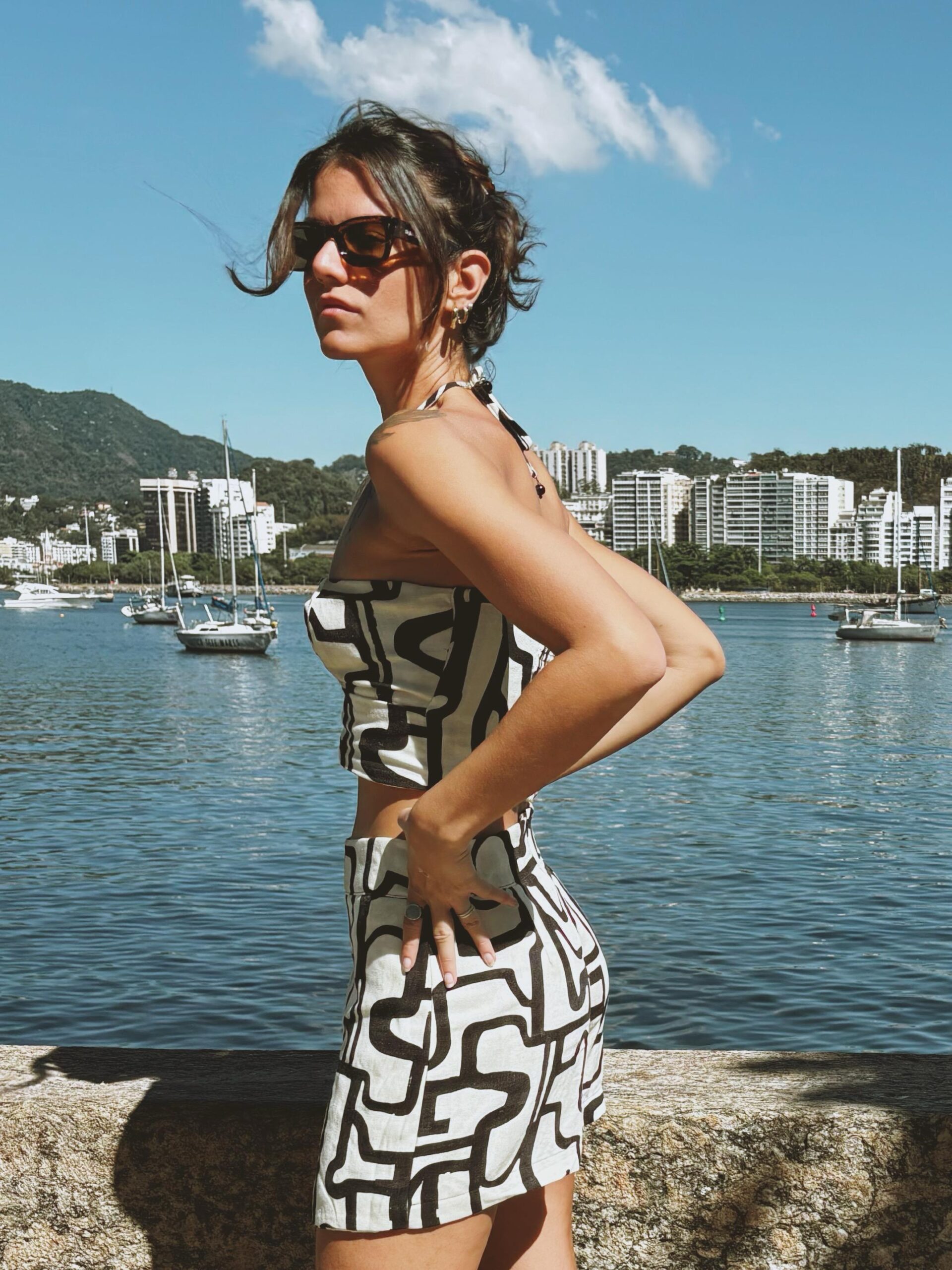 SHORT SAIA AMARRAÇÃO ESTAMPA CARIOCA