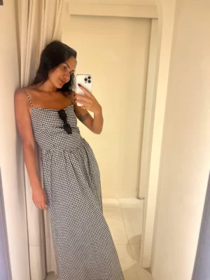 VESTIDO VICHY RECORTE CORAÇÂO